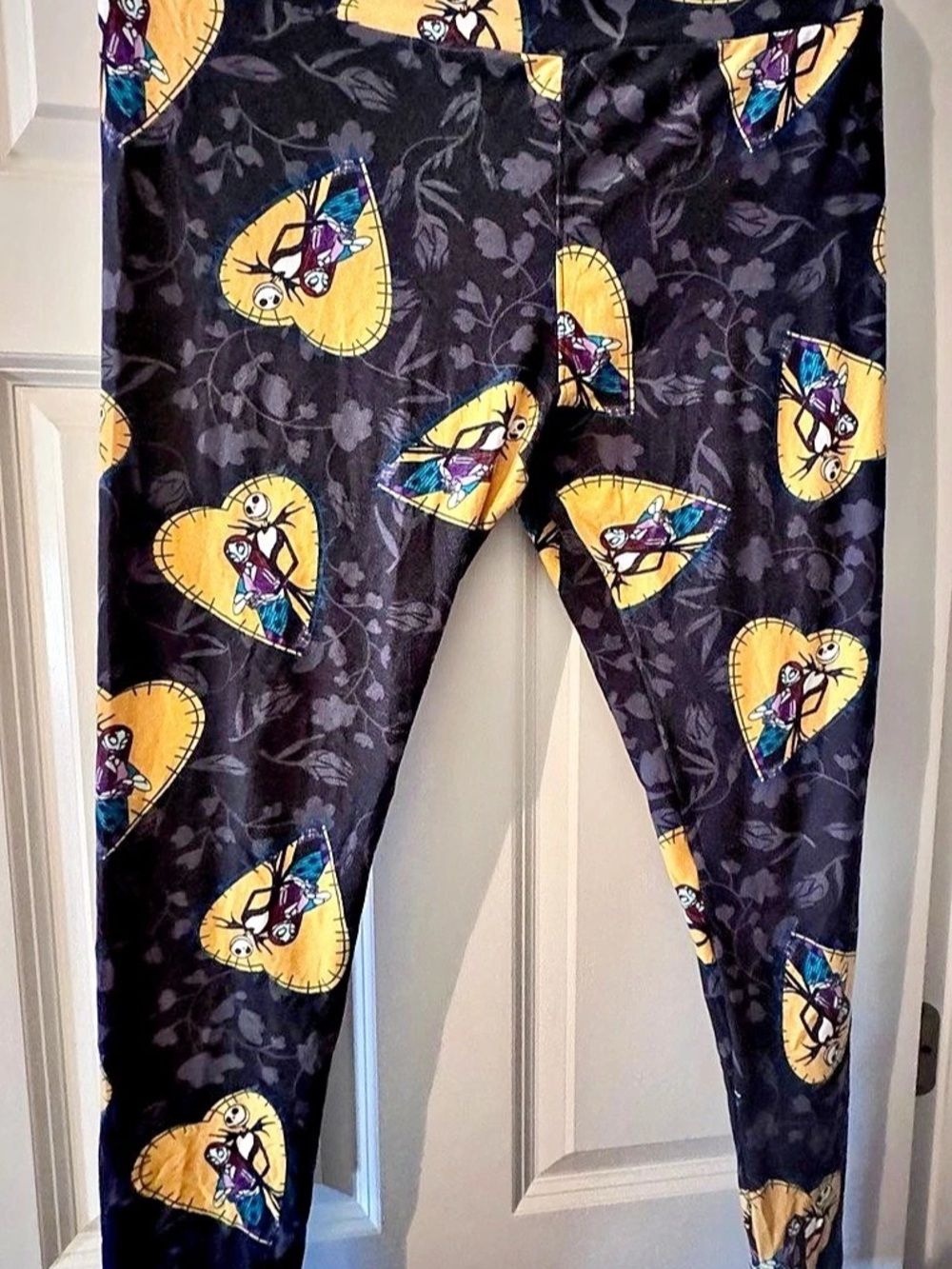 Disney / Lularoe The Nightmare Before Christmas leggings TC (10-20)